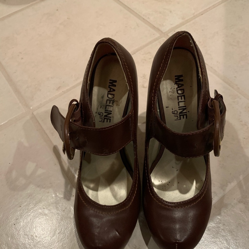 Shoes - Picture 2 of 3